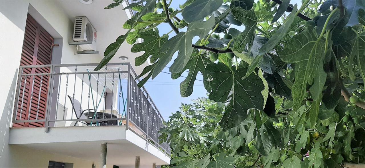 Apartments Figos Трогир Екстериор снимка