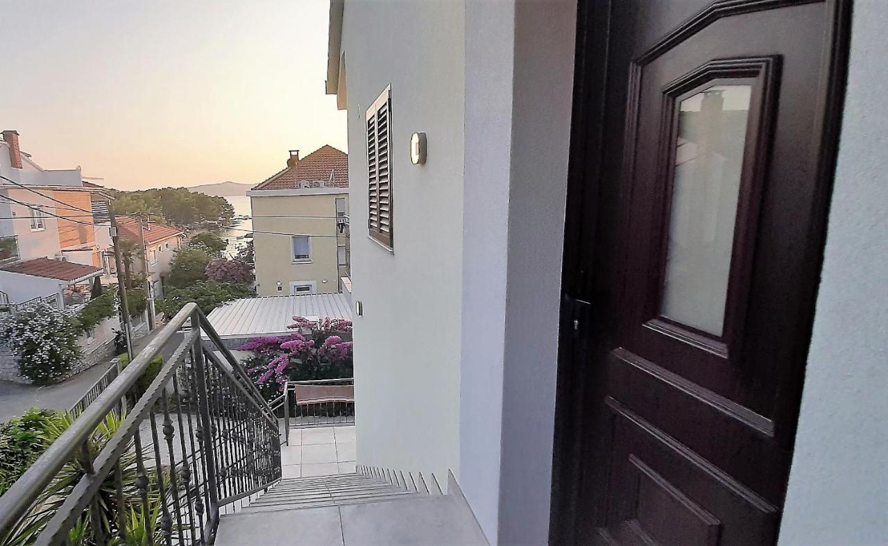 Apartments Figos Трогир Екстериор снимка